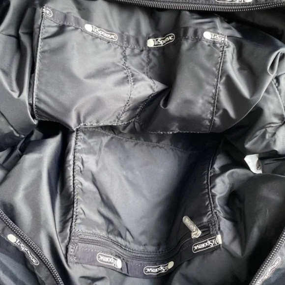 LeSportSac Leisure Oversized Travel Bag and Crossbody - Picture 7 of 8